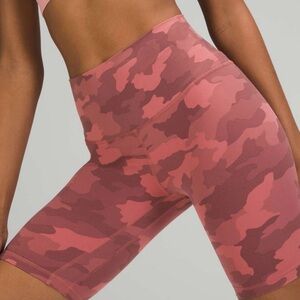 Lululemon Align Shorts 8” in Brier Rose Camo Size 6